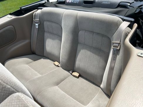 Used 2002 Chrysler Sebring LX image 9