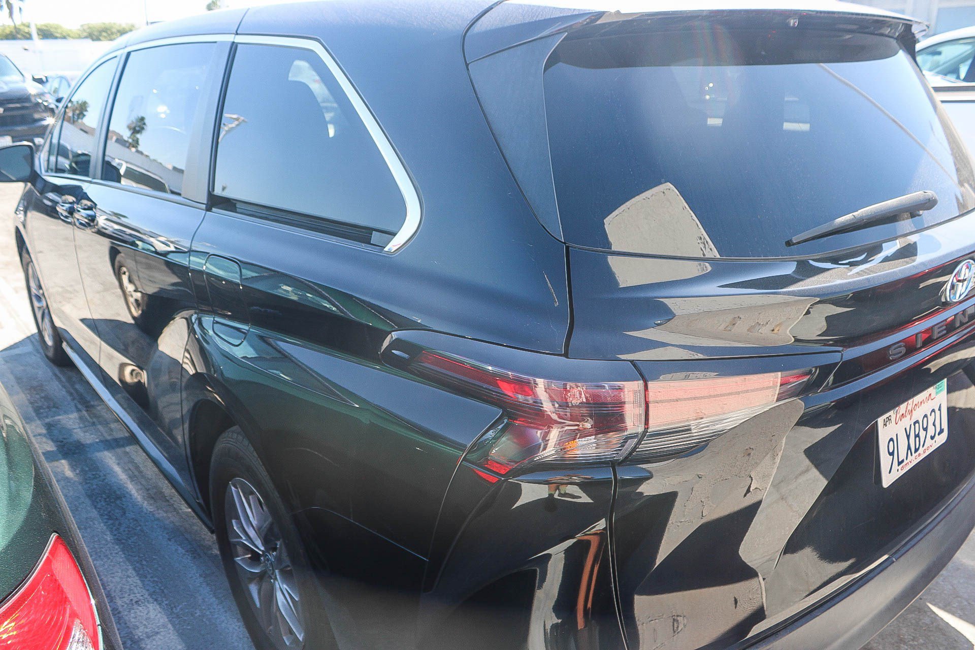 Used 2023 Toyota Sienna LE FWD image 12