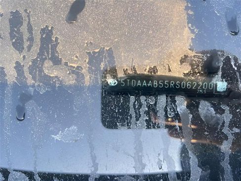 Used 2024 Toyota Grand Highlander XLE image 3