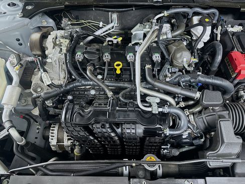 Used 2024 Nissan Altima 2.5 SR FWD image 32