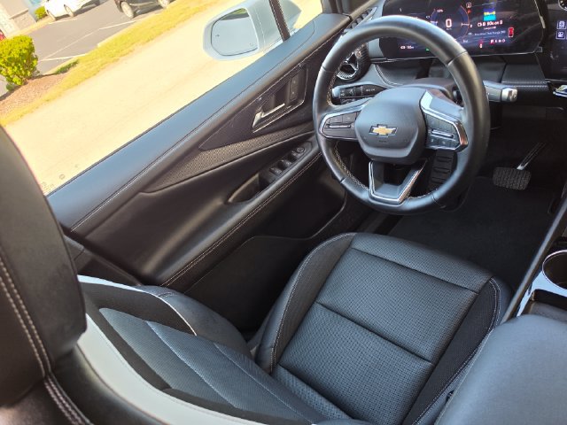 Used 2024 Chevrolet Blazer EV LT AWD/4WD image 35