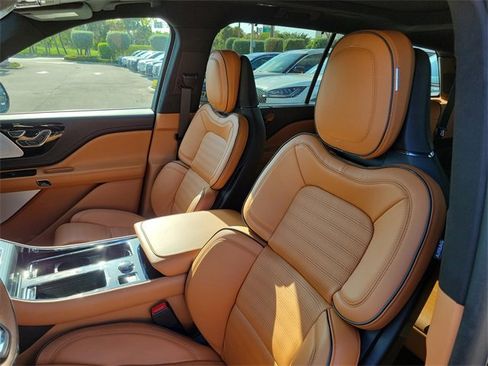 Certified 2025 Lincoln Aviator Black Label w/ Jet Appearance Package image 9