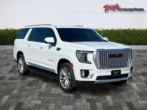 Used 2023 GMC Yukon XL Denali image 6