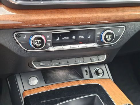 Certified 2023 Audi Q5 2.0T Premium w/ Convenience Package AWD/4WD image 7