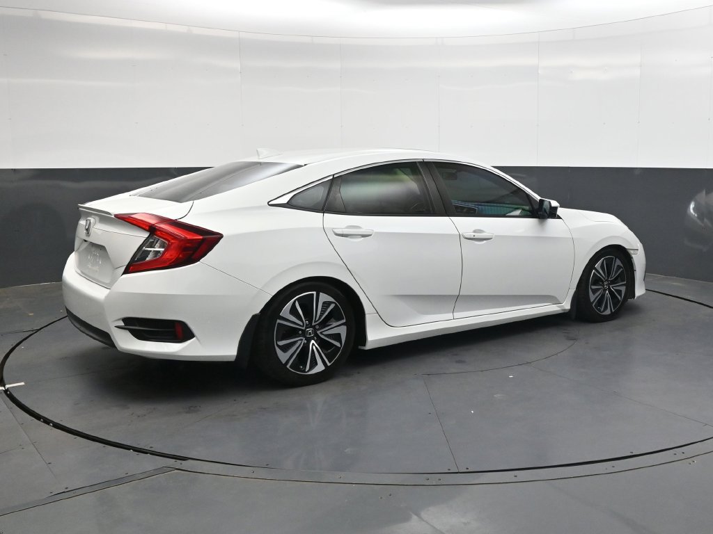 Certified 2018 Honda Civic EX-T image 4