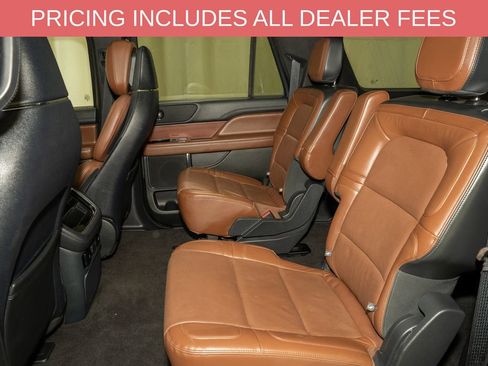 Used 2023 Lincoln Navigator L Reserve AWD/4WD image 9