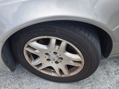 Used 2005 Mercedes-Benz E 320 Sedan image 6