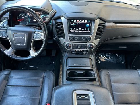 Used 2018 GMC Yukon Denali w/ Denali Ultimate Package AWD/4WD image 14