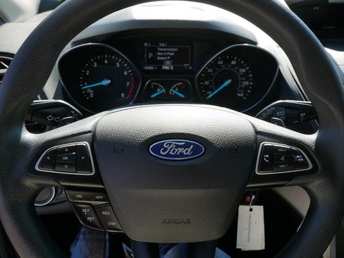 Used 2017 Ford Escape SE w/ SE Cold Weather Package image 25