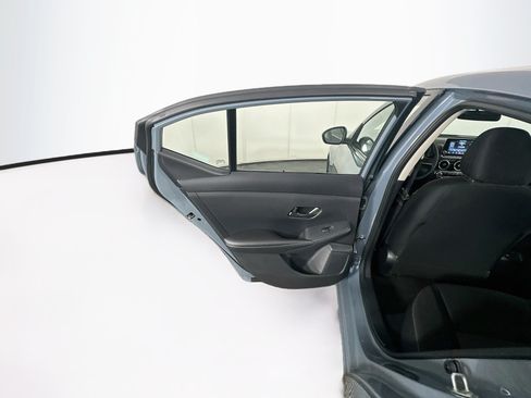 Used 2025 Nissan Sentra SV w/ Trunk Package FWD image 25