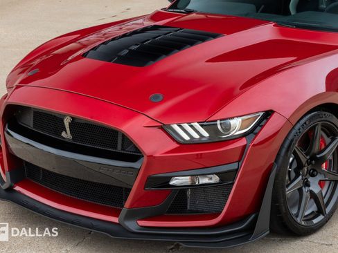 Used 2020 Ford Mustang Shelby GT500 w/ Carbon Fiber Track Pack RWD image 6