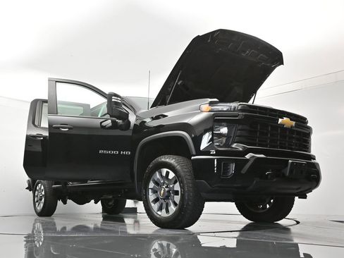 Used 2024 Chevrolet Silverado 2500 Custom w/ Custom Value Package AWD/4WD image 48