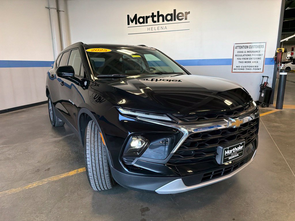 Used 2025 Chevrolet Blazer LT w/ Convenience Package AWD/4WD image 3
