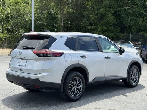 Used 2025 Nissan Rogue S FWD image 5