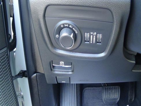 Used 2023 Jeep Grand Cherokee 4WD 4xe image 23