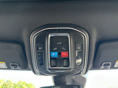 Used 2023 Jeep Grand Cherokee Altitude AWD/4WD image 28