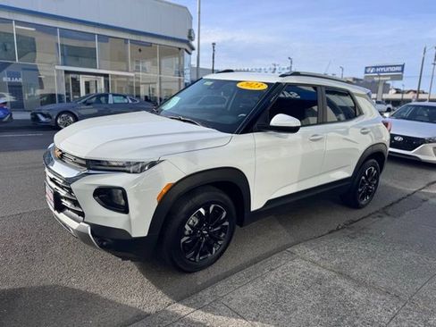 Used 2023 Chevrolet TrailBlazer LT FWD image 1