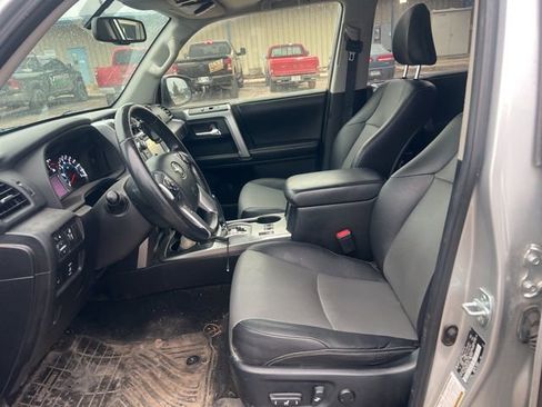 Used 2015 Toyota 4Runner SR5 image 14