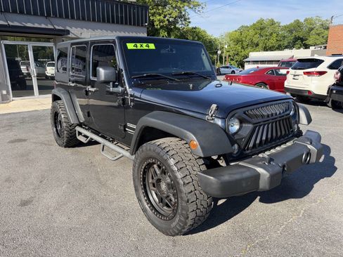 Used 2018 Jeep Wrangler Unlimited Sport S AWD/4WD image 8