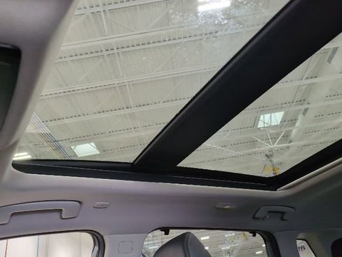 Used 2023 Nissan Rogue Platinum w/ Platinum Premium Package image 18