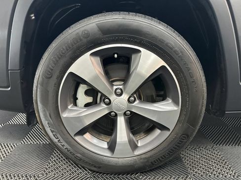 Used 2022 Jeep Cherokee Limited AWD/4WD image 39