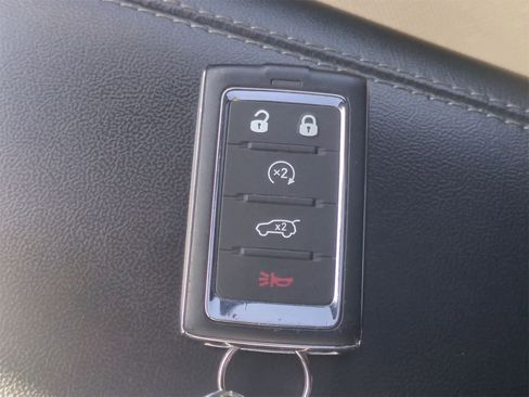 Used 2024 Jeep Grand Cherokee L Limited w/ Luxury Tech Group II image 36