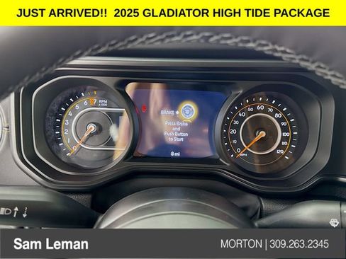 New 2025 Jeep Gladiator High Tide image 12