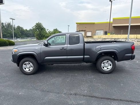 Used 2023 Toyota Tacoma SR w/ SR Convenience Package AWD/4WD image 10