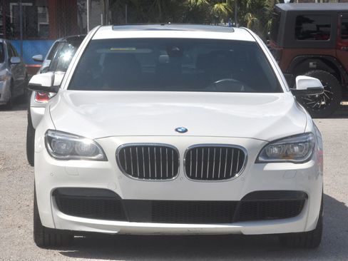 Used 2015 BMW 750Li RWD image 8