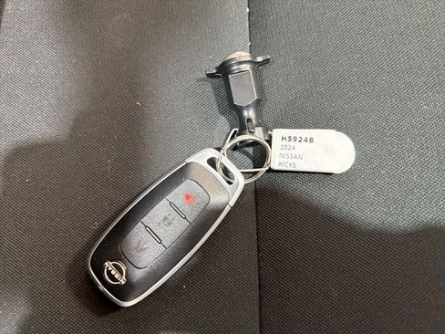 Used 2024 Nissan Kicks S image 33