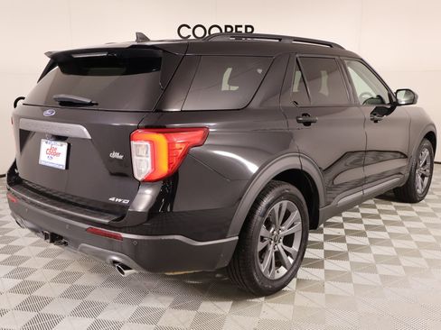 Used 2022 Ford Explorer XLT w/ Equipment Group 202A AWD/4WD image 22