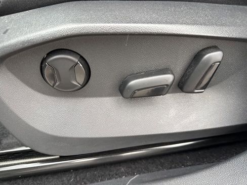 Certified 2023 Volkswagen Tiguan SE image 19