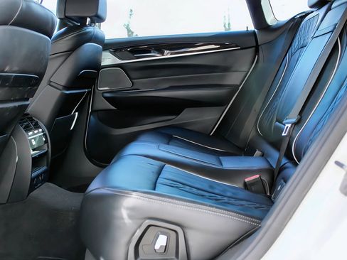 Used 2018 BMW 640i Gran Turismo xDrive w/ Luxury Seating Package image 7