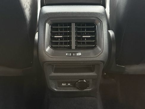 Certified 2023 Volkswagen Tiguan SE FWD image 29