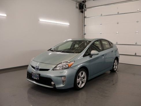 Used 2015 Toyota Prius Five image 5