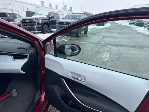 Used 2023 Toyota Corolla SE w/ Carpet Mat Package (TMS) image 14