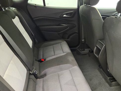 Used 2025 Chevrolet Trax RS FWD image 18