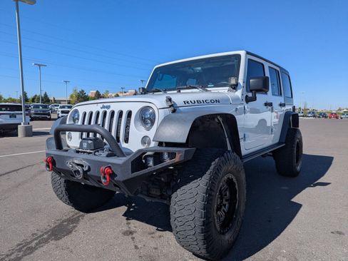 Used 2016 Jeep Wrangler Unlimited Rubicon w/ Connectivity Group AWD/4WD image 7