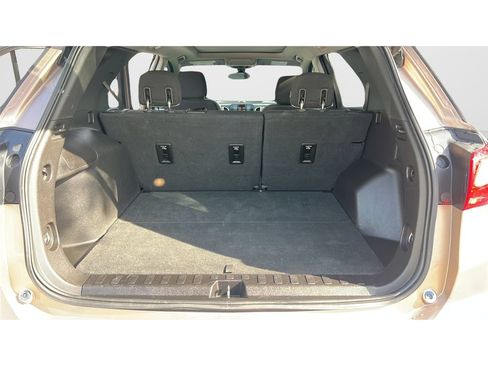 Used 2018 Chevrolet Equinox LT w/ Sun & Infotainment Package FWD image 9