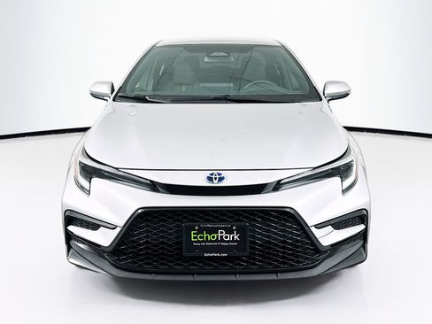 Used 2024 Toyota Corolla SE AWD/4WD image 2