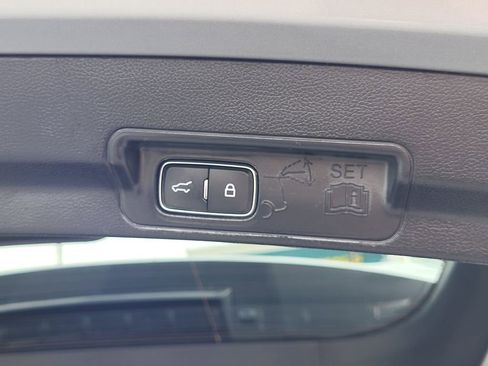 Certified 2022 Ford Explorer XLT image 13