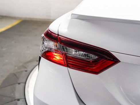 Certified 2022 Toyota Camry SE FWD image 12