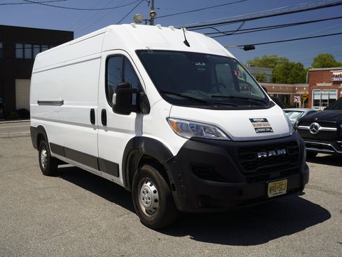 Used 2023 RAM ProMaster 2500 FWD image 9