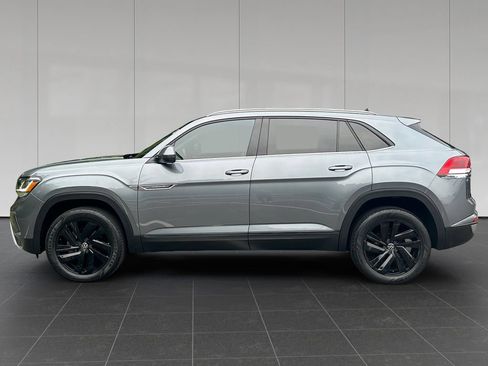 Used 2022 Volkswagen Atlas Cross Sport SE AWD/4WD image 2