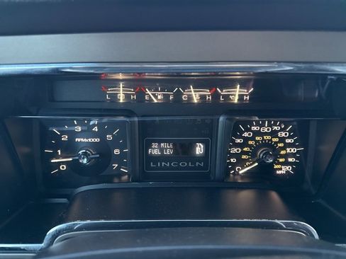 Used 2012 Lincoln Navigator Base image 22