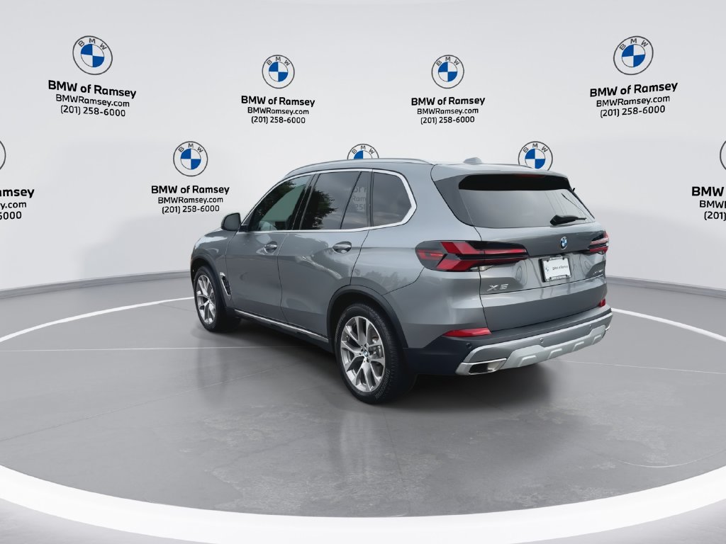 Used 2024 BMW X5 xDrive40i w/ Premium Package AWD/4WD image 6