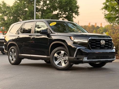Used 2023 Honda Pilot EX-L image 2