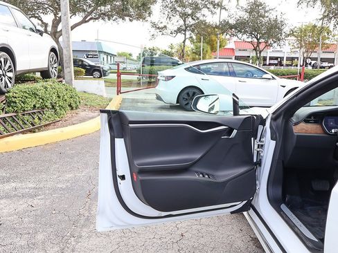 Used 2019 Tesla Model S 100D image 22