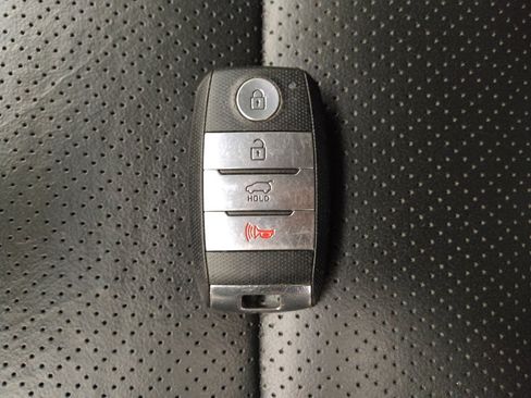 Used 2019 Kia Sorento EX image 32