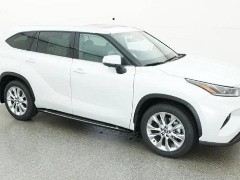 New 2026 Toyota Highlander AWD image 11